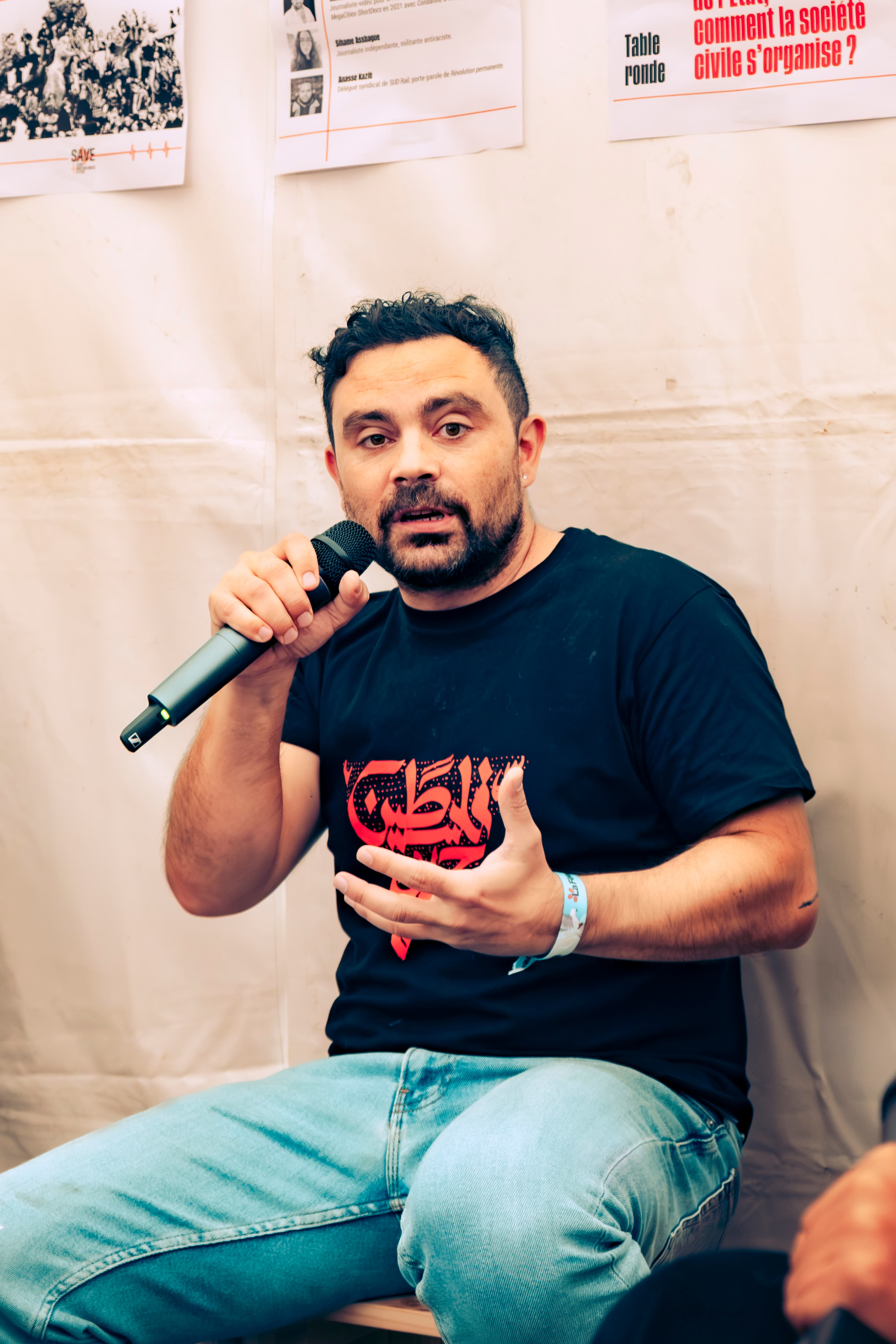 Face à la radicalisation de l'État